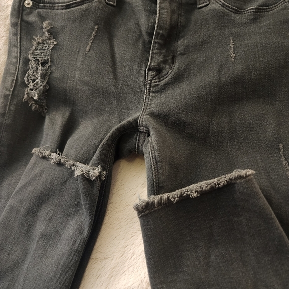 Hudson Distressed Skinny Jeans - Picture 8 of 8